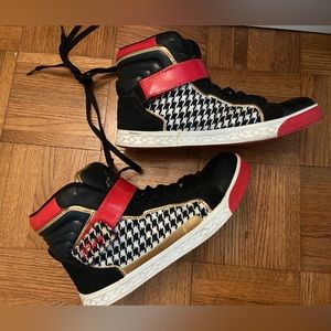 Pastry size 9 shoes